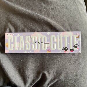 MAC Girls CLASSIC CUTIE Eye Shadow Palette (BNWT)